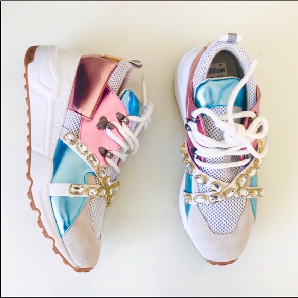 steve madden credit sneaker